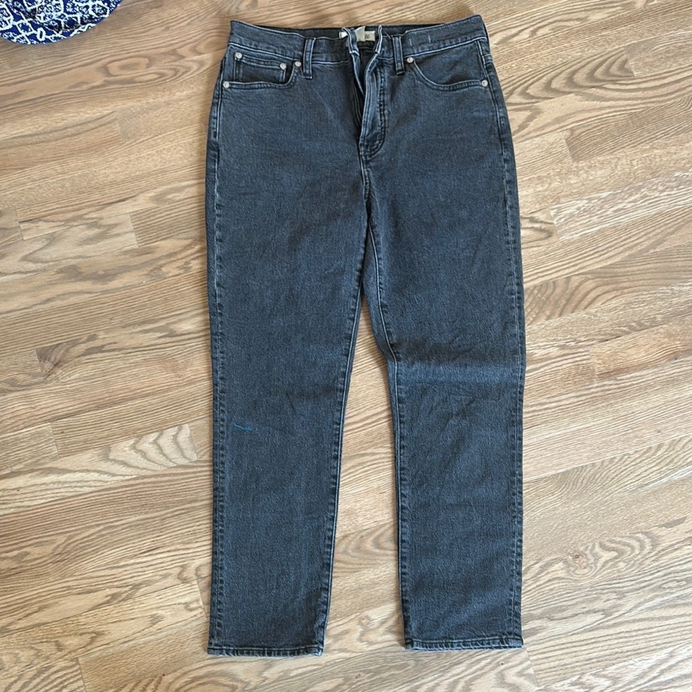 Dark Gray High-Waisted Jeans